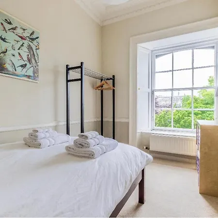 New Town Apartment With Castle View EDI Buitenkant foto