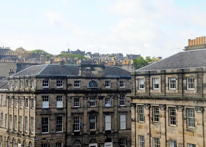 New Town Apartment With Castle View